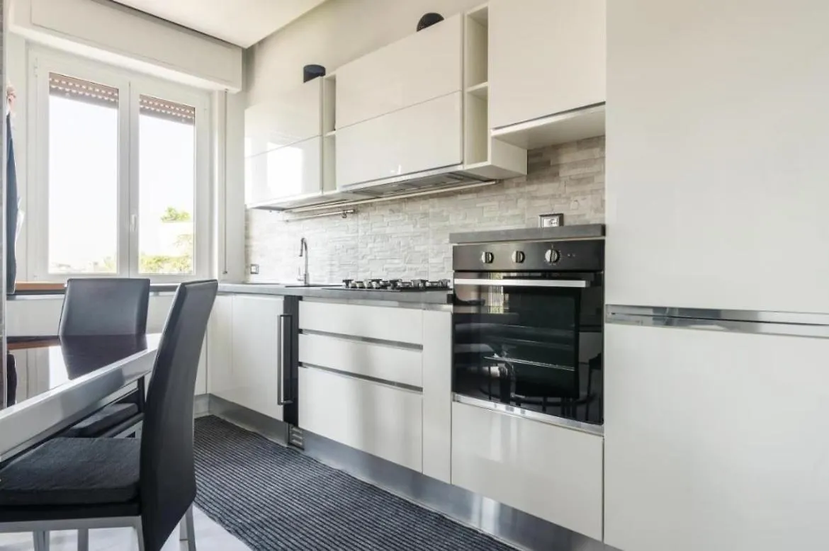 Luxury Apartment In Prada District Near Mm Brenta & Milan Center - Ideal For Business Profiles Italie