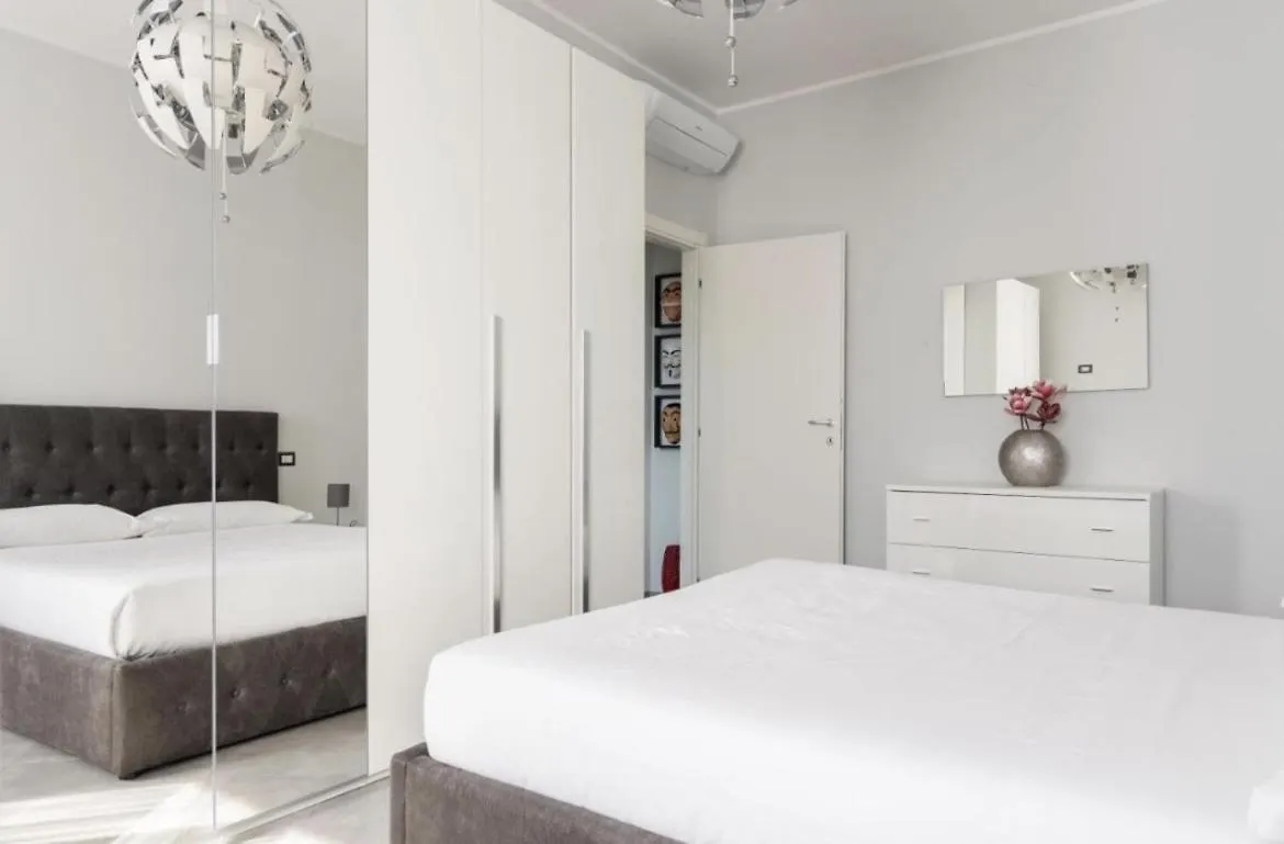 Luxury Apartment In Prada District Near Mm Brenta & Milan Center - Ideal For Business Profiles