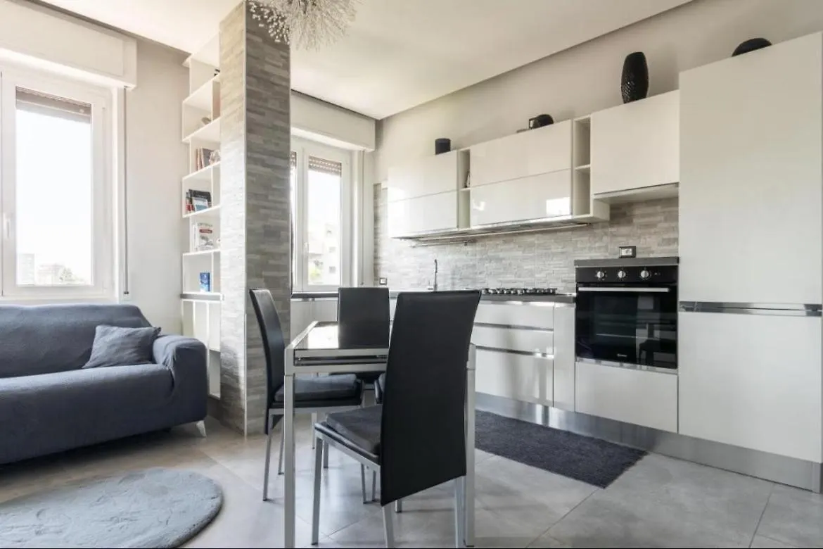 Luxury Apartment In Prada District Near Mm Brenta & Milan Center - Ideal For Business Profiles
