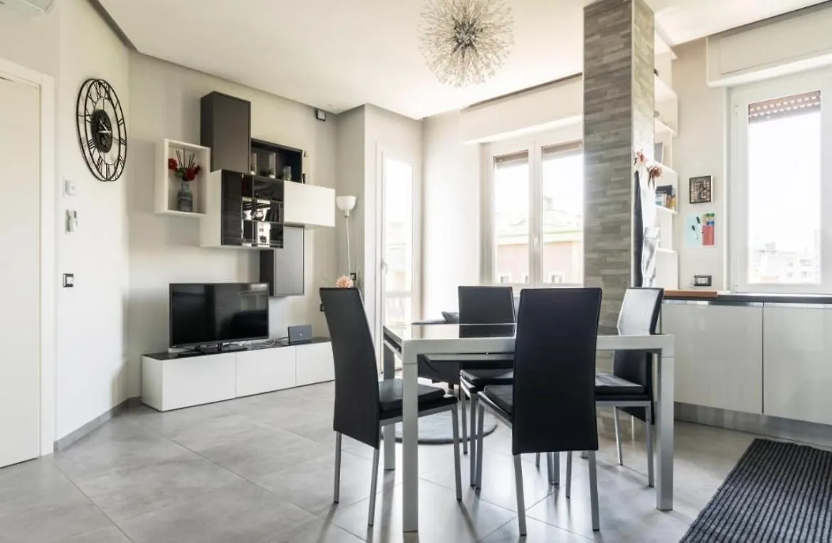 Luxury Apartment In Prada District Near Mm Brenta & Milan Center - Ideal For Business Profiles location
